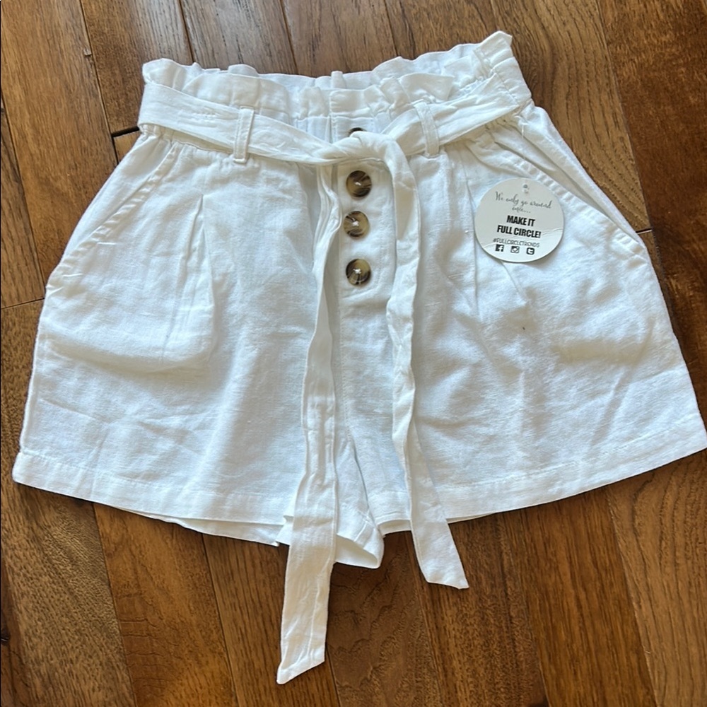 New with tags white linen shorts